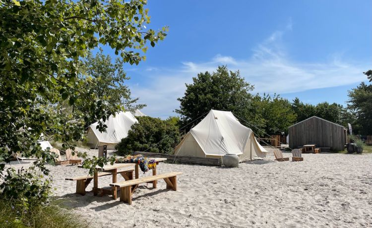 Un dettaglio dell'Eco beach camp sull'isola di Bornholm in Daninarca
