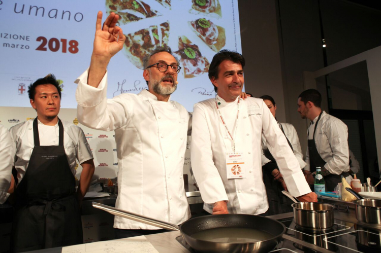 Massimo Bottura nell'avvicendamento con il col