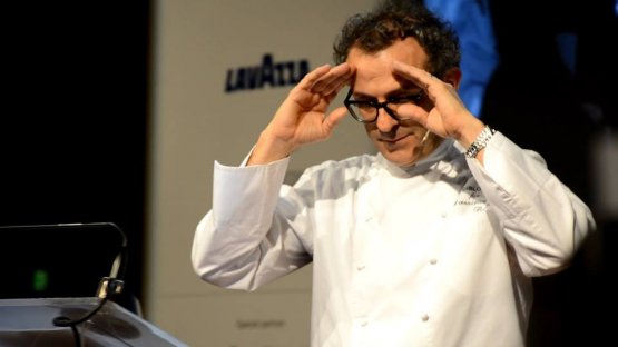 Massimo Bottura preparerà i suoi piatti sia per la cena a quattro mani con lo chef Riccardo Gaspari, sia per il picnic di domenica, a cui parteciperanno anche Alessandro Gilmozzi del ristorante El Molin di Cavalese, Alfio Ghezzi della Locanda Margon di Trento, i macellai Bruno Rebuffi e Mauro Brun della Macelleria L'Annunciata e Pregiate Carni Piemontesi di Milano, il pasticcere Massimo Alverà della Pasticceria Alverà lo chef Alessandro Favrin del ristorante La Corte del Lampone del Rosapetra Spa Resort di Cortina d'Ampezzo (foto IwcaSuisse)