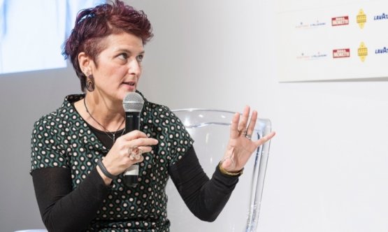 Cristina Bowerman di Glass Hostaria a Roma affumica anche per aromatizzare