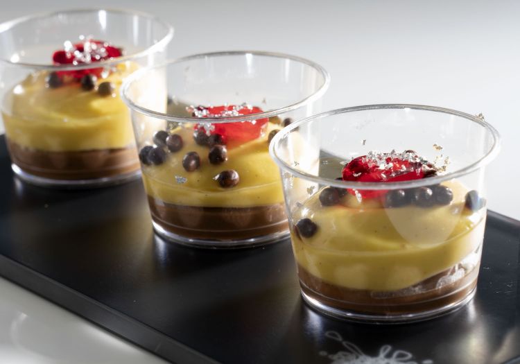 Zuppa inglese di Fiorani, in versione "classica" e "stecco"
