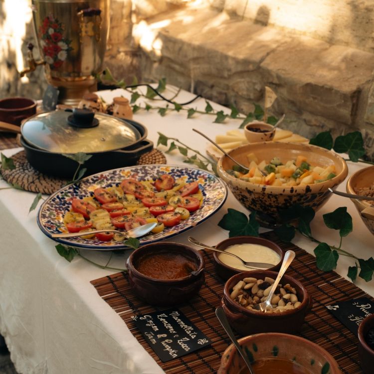 Il buffet della colazione, tutto con prodotti fatti in casa o forniti da produttori locali. Per scelta etica la cucina dell'Eremito è rigorosamente vegetariana e vegana