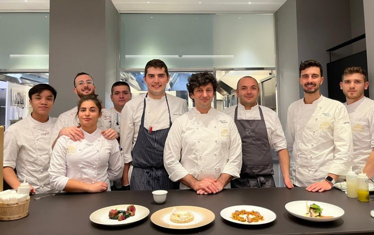 Foto di gruppo al pass: Massimo Fezzardi al centr