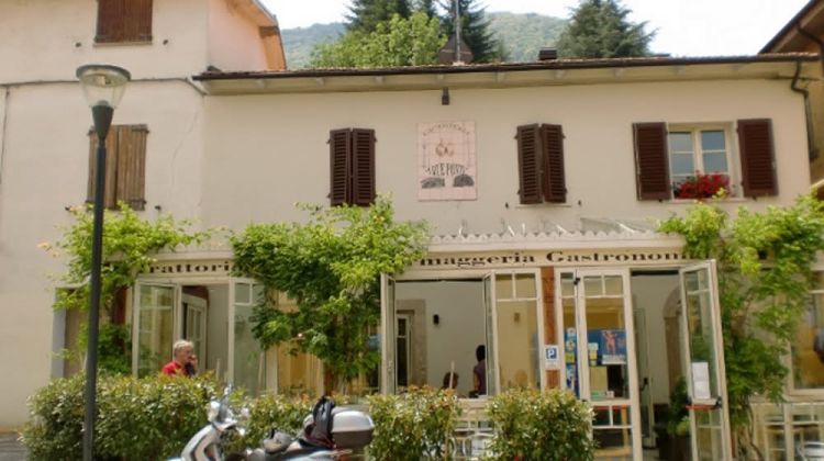 Caciosteria dei Due Ponti di Pàvana, frazione di Sambuca Pistoiese
