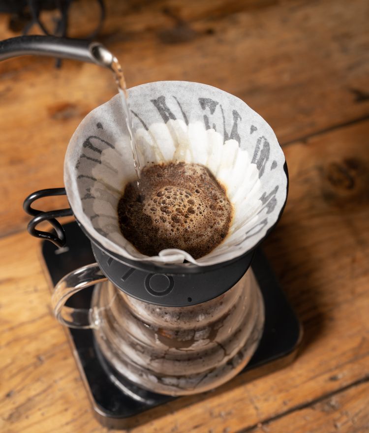 La ricerca da Bugan non è solo la base della scelta degli specialty proposti, ma anche nell'individuare il migliore metodo di estrazione. Un lavoro complesso che mira a far scoprire ai clienti un diverso modo di bere caffè, lasciando in secondo piano anche i prodotti da colazione che sono presenti ma in una piccola selezione
