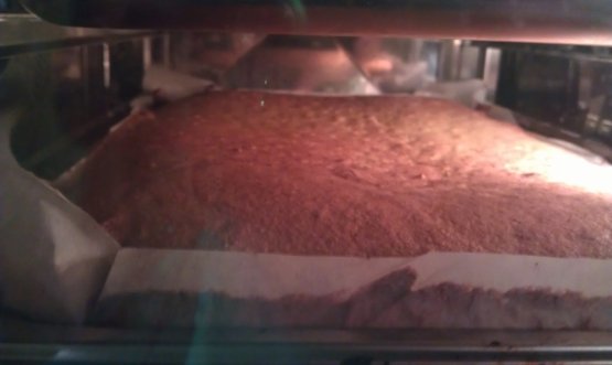 Il Dolce alla carota in preparazione: questo il cake, che sarà accompagnato dal gelato di carota e yogurt e carote candite e croccanti