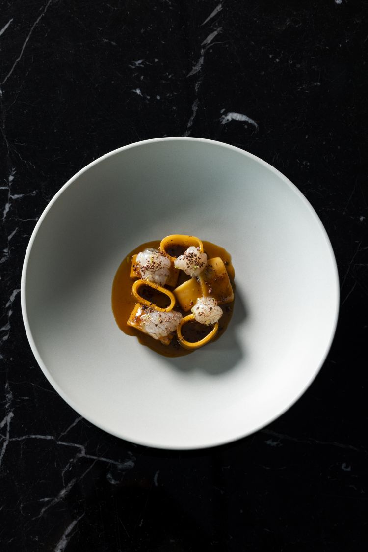 Calamarata alle pannocchie di mare, zenzero e grué di cacao