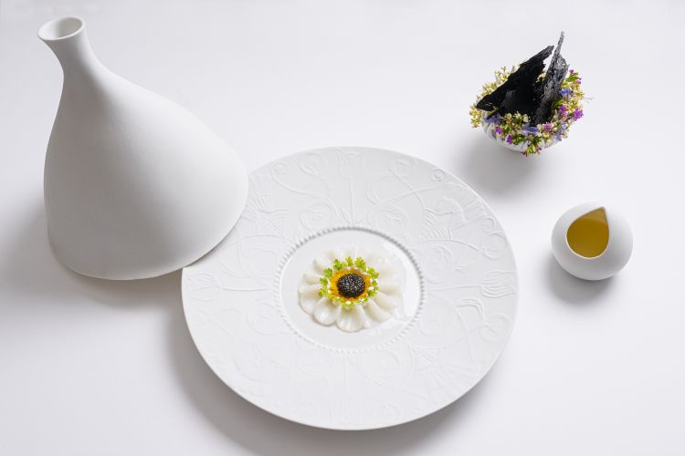 Alcuni dei piatti dei menu attuali di Danì Maison: qui Calamaro, caviale, uovo e maiale nero
