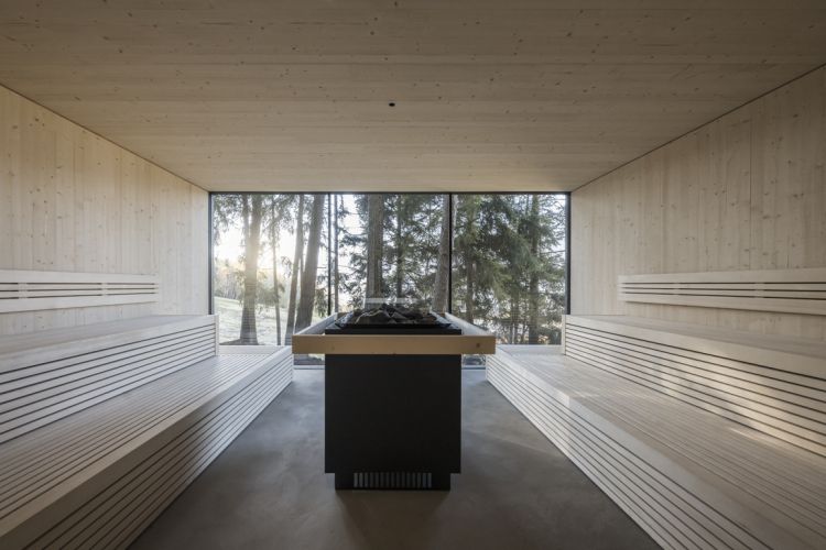 Uno scorcio della meravigliosa sauna con vista dell'AKI resort. Foto a cura di @Alex Filz