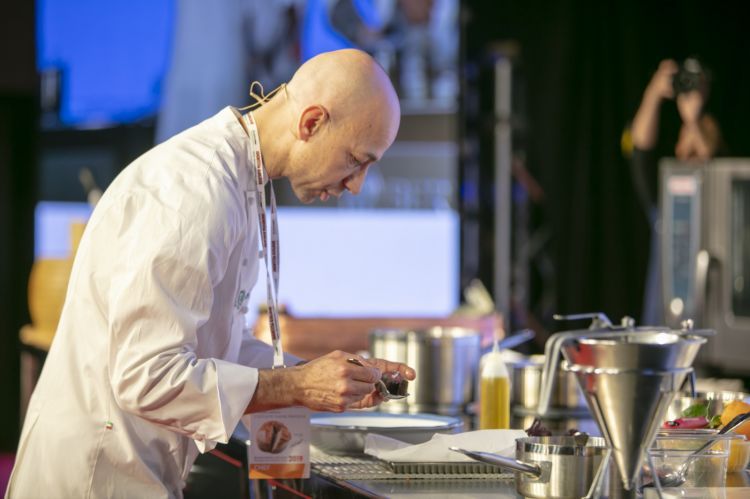 Riccardo Camanini on the stage of Identità Milano 2019
