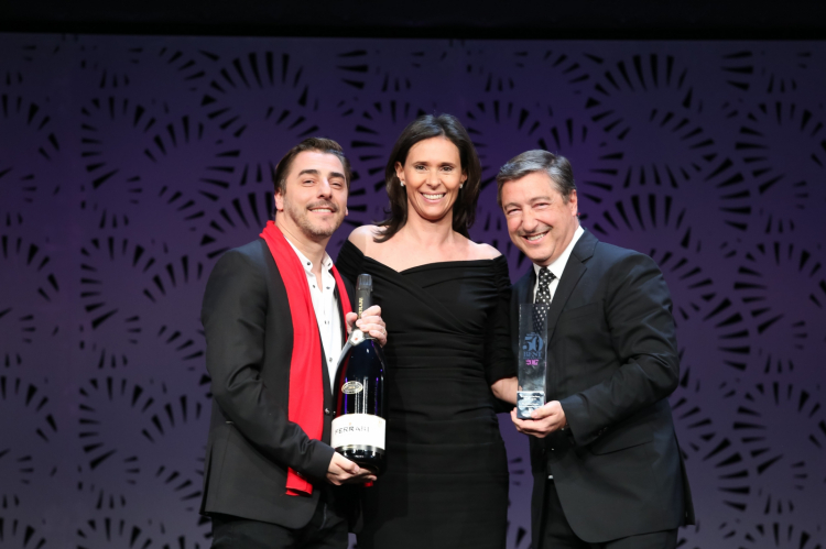 Camilla Lunelli premia Jordi e Joan Roca
