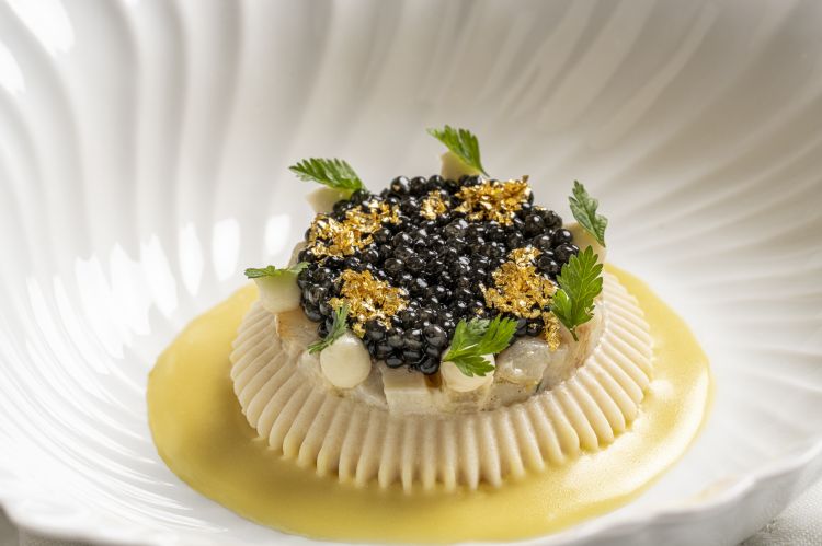 Capasanta, sedano di Verona, caviale Royal e passi