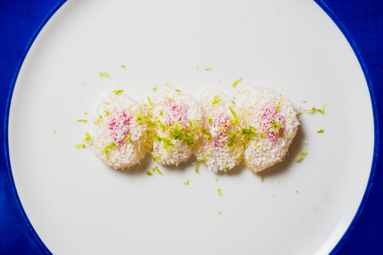 Scallop, coconut, onion from Suasa and lime
