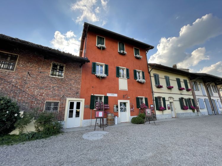 Il corpo centrale di Cascina Caremma