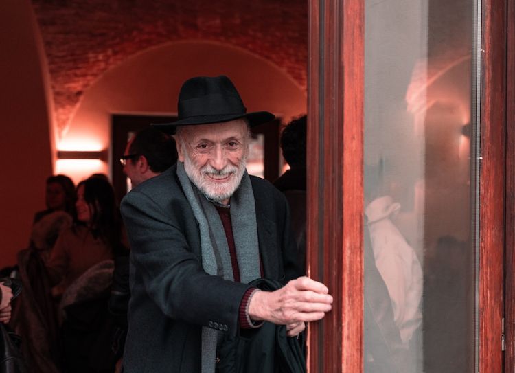 Un intenso ritratto di Carlin Petrini. Foto di Aarón Gómez Figueroa