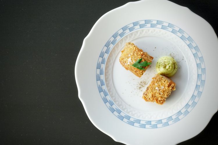 Breaded monkfish liver, burnt leek mayonnaise, salad maison (pictured below)
