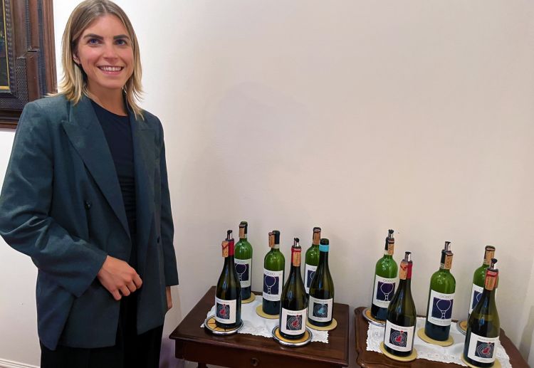 Bianca Ferrini con tutti i vini degustati
