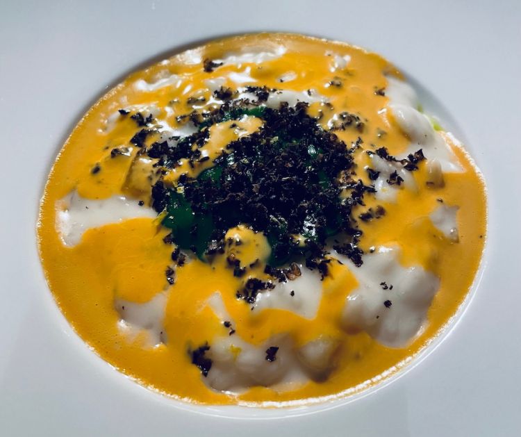 Risotto riserva San Massimo, bufala, pesto di erbe, limone e ricci di mare, chef Agostino Schettino