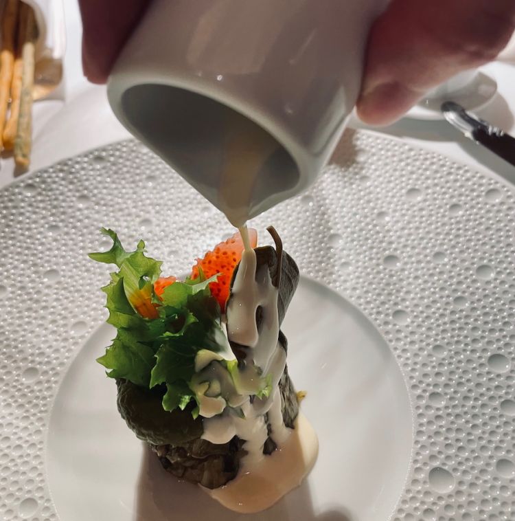 Scarola farcita alla napoletana, acciughe, mostarda di fischi e pinoli
