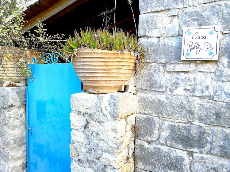 L'ingresso di Casa Rolly a Paxos. Chi l'ac