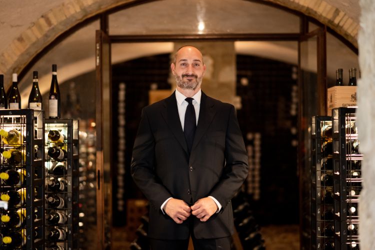 Gianni Sinesi è il sommelier del ristorante Reale