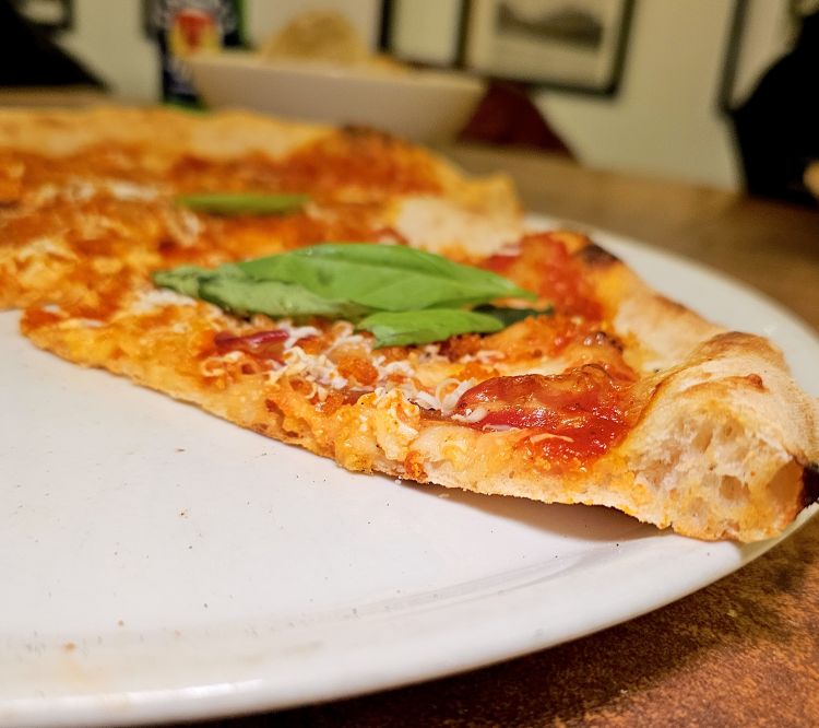 La Signor Antonio (crema di peperoni, fiordilatte,
