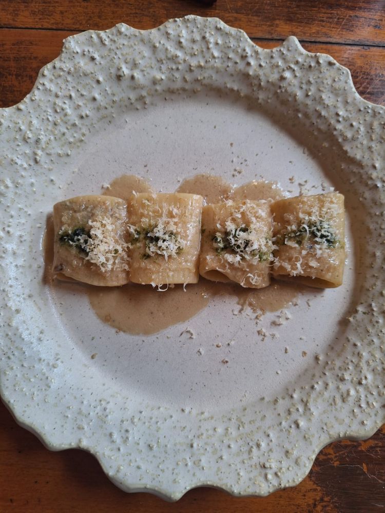 Pacchero al camino, lievito, grasso di agnello, noci e ruta
