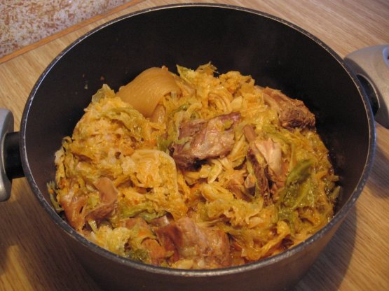 Un'immagine della cassoeula, piatto tradizionale m