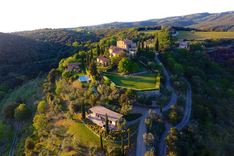 Il Castello di Vicarello è una struttura ricettiva di lusso
