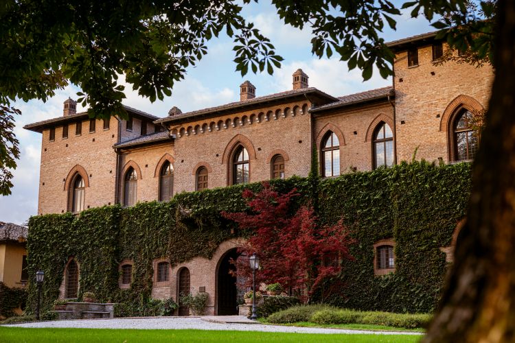 Lo splendido Castello di San Gaudenzio, a Cervesin