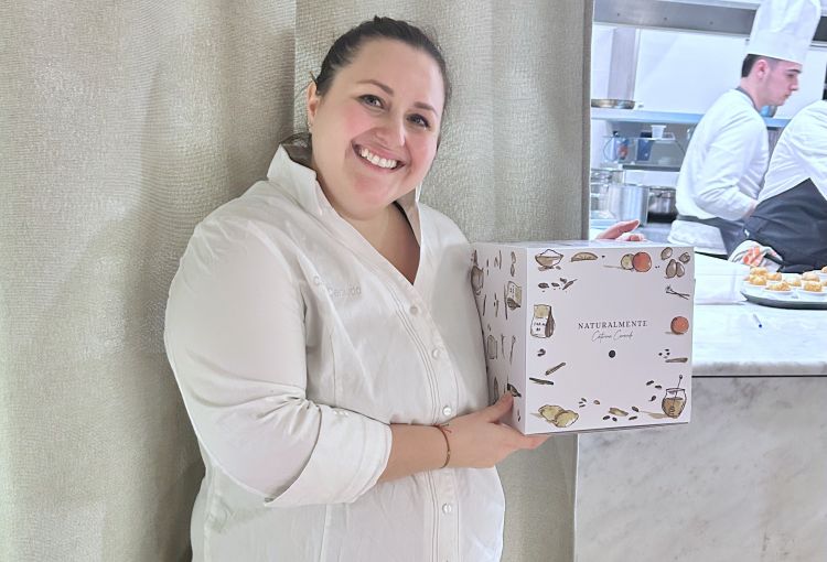 Caterina Ceraudo con il suo panettone all'Eata