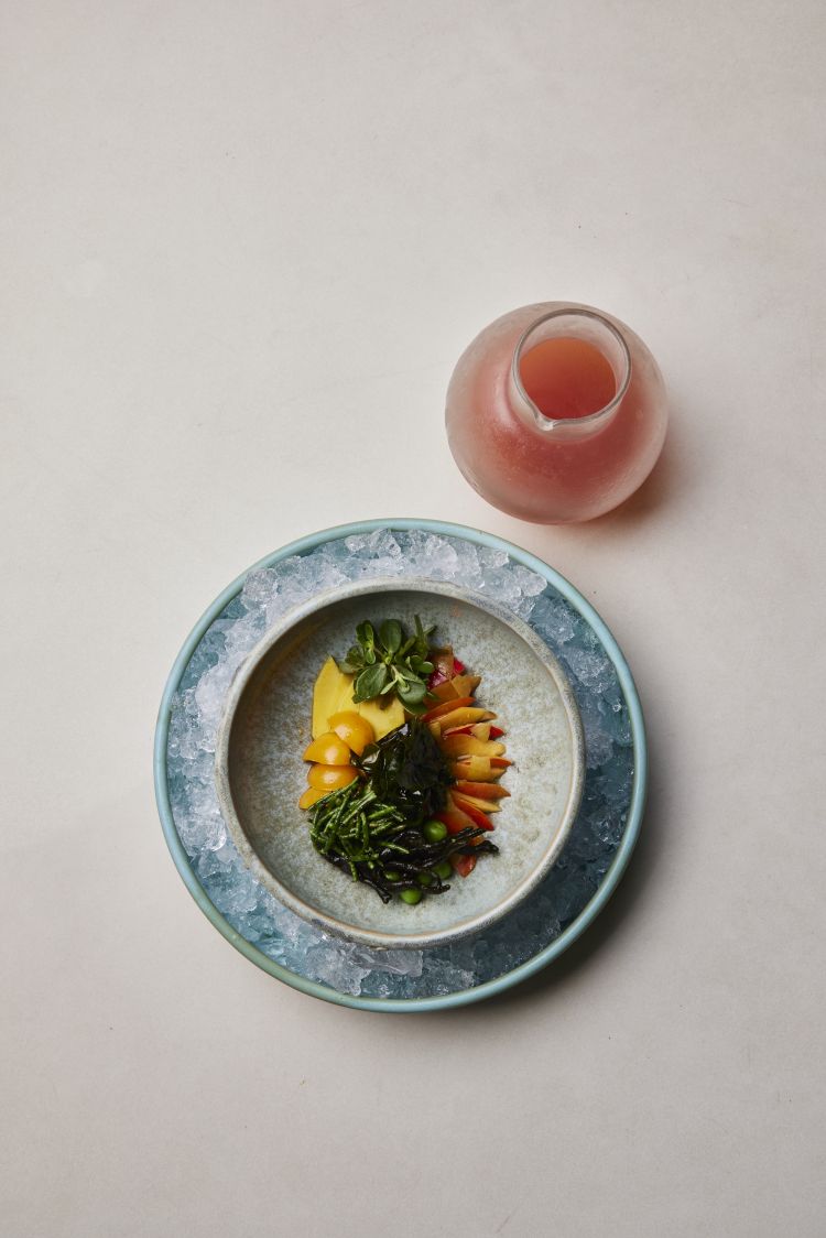La varietà di frutti peruviani è una fonte di ispirazione per ceviche "veg", come la proposta di Orellana che prevede una selezione di agrumi e frutti conditi da leche de tigre