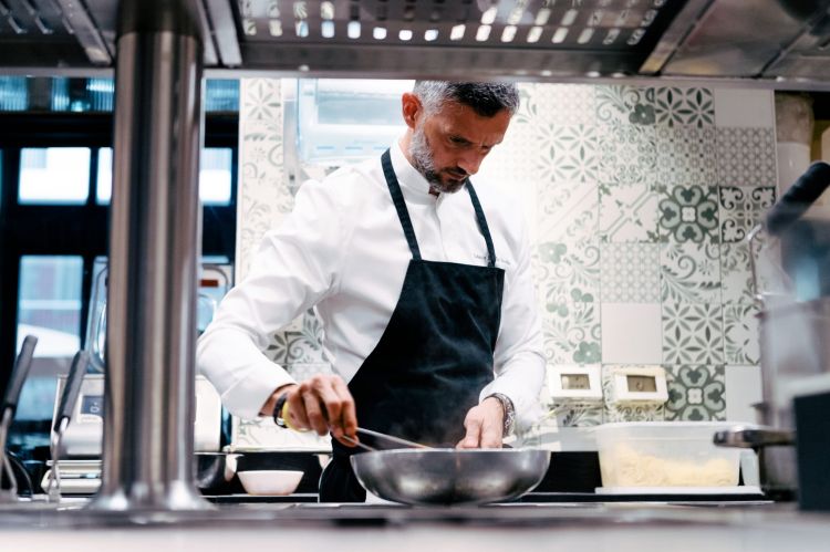 Lo chef Federico Delle Vecchia, ischitano, classe 1981, da 12 anni &egrave; al fianco dei fratelli Borgia: &egrave; lui che ha seguito la maggior parte delle aperture dei locali tra Palermo e Milano
