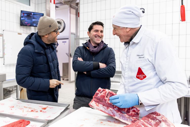 Alessandro Negrini e Fabio Pisani alla macelleria Martini Carni di Boves (Cuneo)