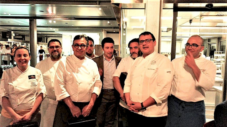 I protagonisti dell'ultima cena The Kitchen To