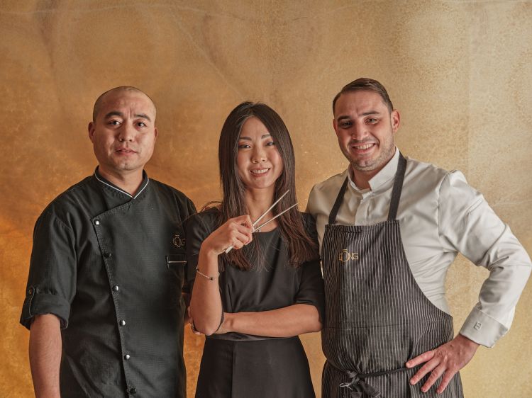 Da sinistra: chef Zu Cubing, la titolare Giulia Liu, l'executive chef Guglielmo Paolucci
