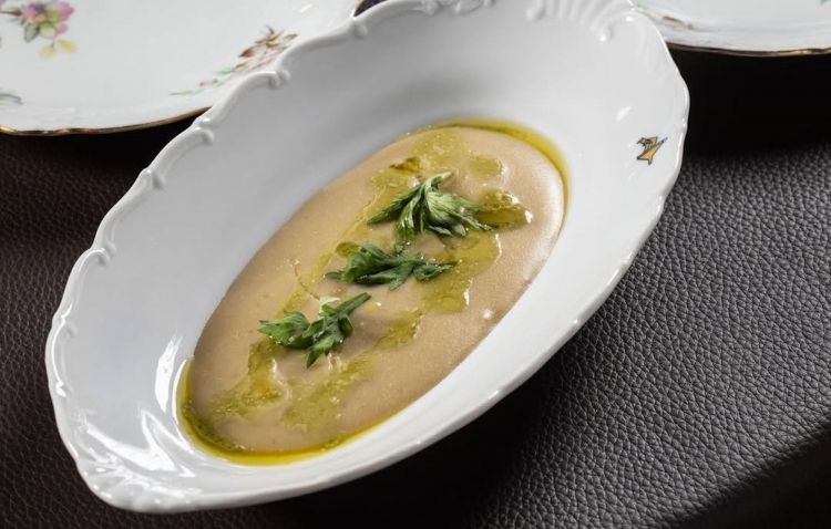 La cicala che torna nella sabbia.&nbsp;Foto Lido Vannucchi
