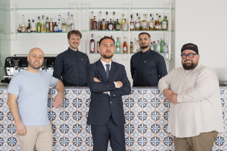 Il team di Cinquanta con Vista a Maiori. È il fr
