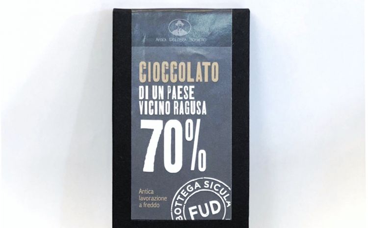 Ancora, il cioccolato di Antica Dolceria Bonajuto venduto da Fud e (provocatoriamente) denominato "cioccolato di un paese vicino a Ragusa"
