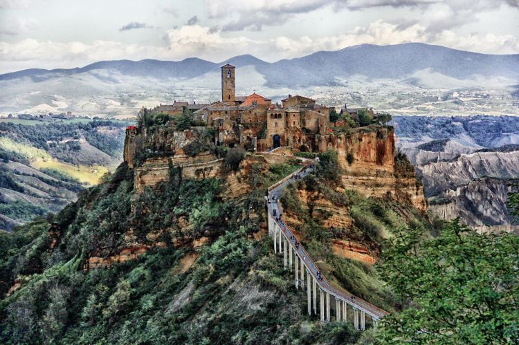 Civita di Bagnoregio nella foto di Tyler Durdan