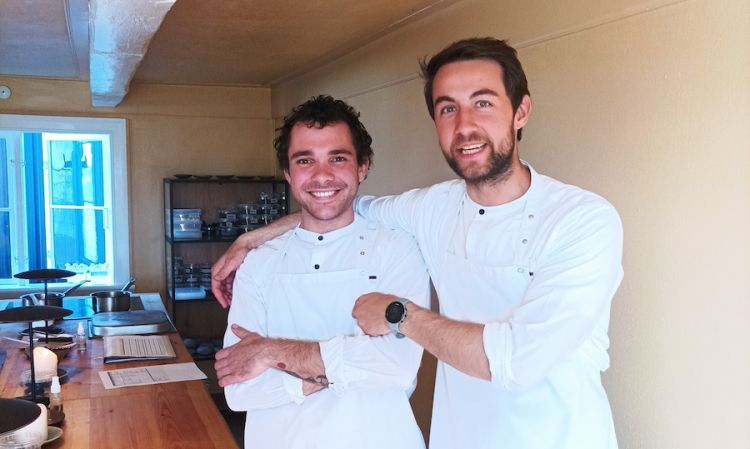 Ludovico Caccioli con Poul Andrias Ziska, chef che dopo avere fatto delle isole Faroe una meta gastronomica, sta impegnandosi in Groenlandia, stesso obiettivo
