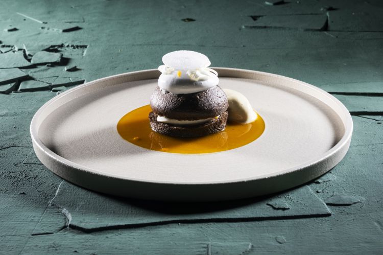 Brioche con Blackery&reg; con bagna all'arancia, mandarino e meringa
