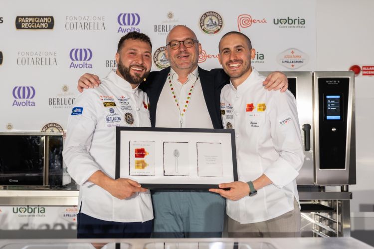 Gianluca Colucci e Davide Guidara&nbsp;con Carlo Passera, che ha moderato la lezione
