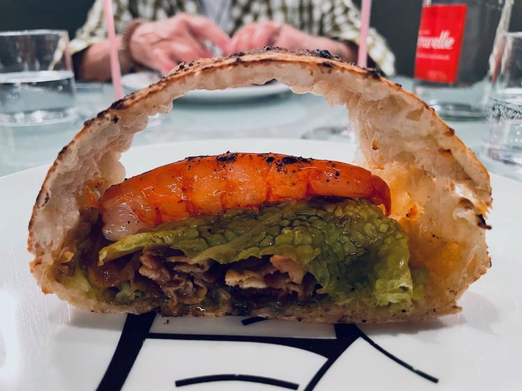 Calzone + Gyoza = Calgyoza, l’interpretazione di