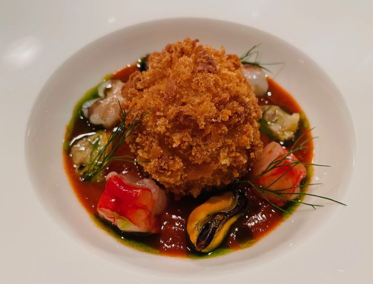 Il menù Guscio si apre con un Risotto alla pescatora