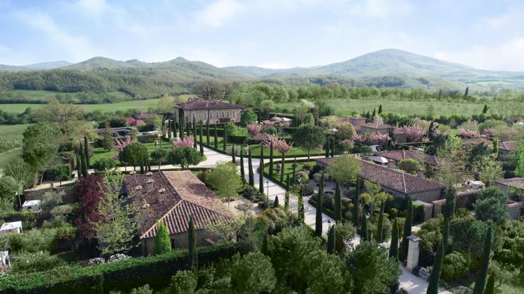 Borgo Santo Pietro, luxury Relais da 300 ettari in