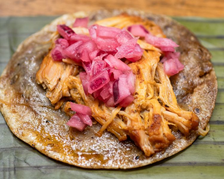 I panuchos con cochinita pibil del ristorante Kini