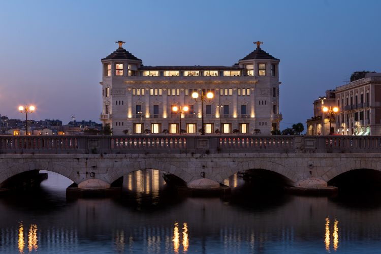 Ortea Palace Hotel sull'isola di Ortigia (Sira