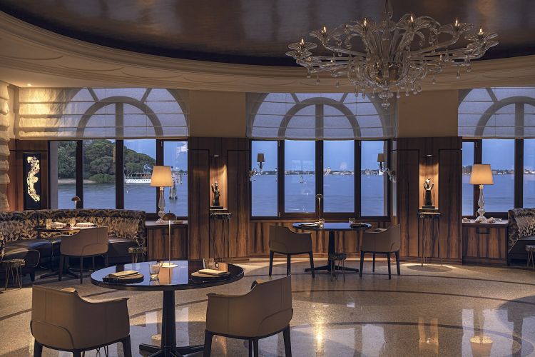 The dining room at Oro. Photo Mattia Aquila