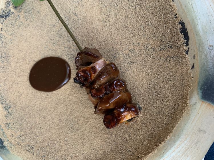 Corazon de res è la tradizione interpretata in chiave contemporanea con ingredienti poveri come polpo, tucupi e pituca ma interpretati in chiave creativa da Orellana